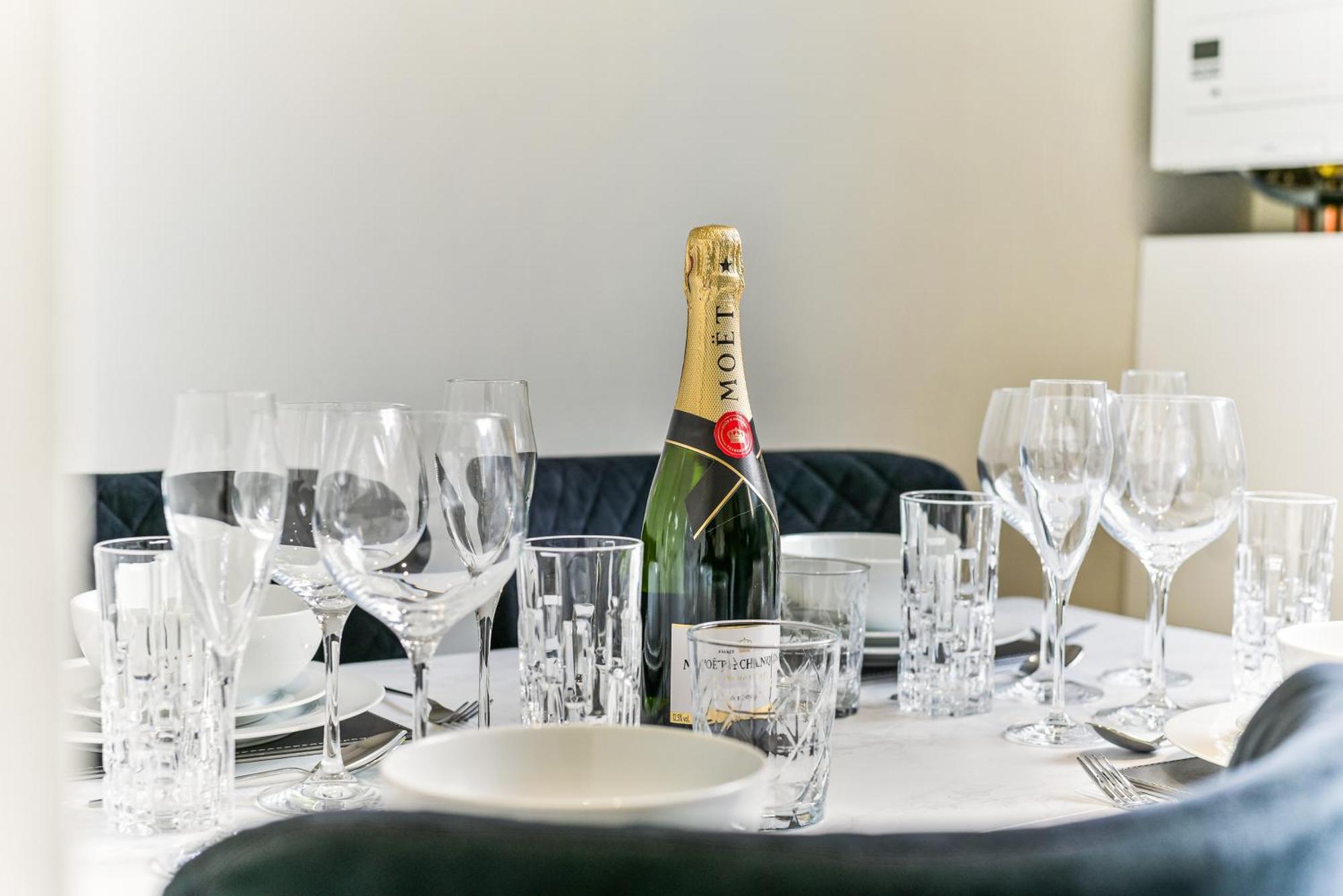 Avari Apartments - Hatton Collection Лондон Экстерьер фото